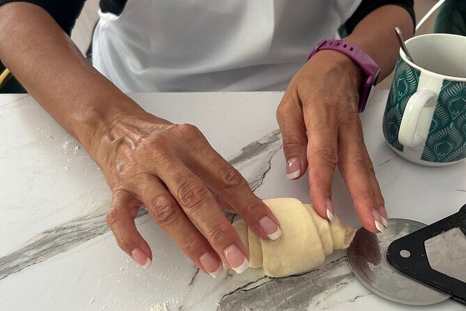 Croissants and pains au chocolat with a pastry chef in Paris - What it costs (and why it can still be good value)