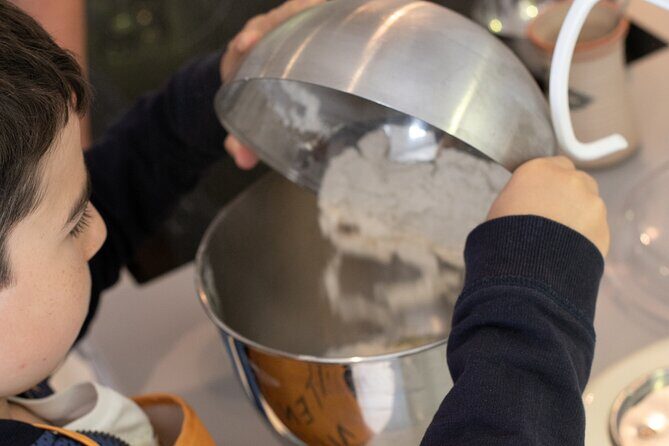 Croissants Baking Class near Eiffel Tower - Croissants Baking Class in a Private Apartment Near Trocadéro