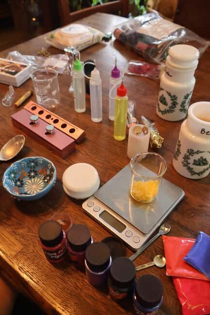 Customised lipstick workshop - Paris 1er - Your custom color: blending natural ingredients the hands-on way