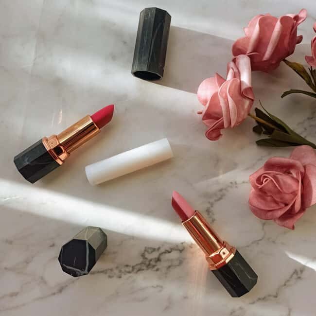 Customised lipstick workshop - Paris 1er - Choosing what you make: semi-matte, gloss, or lip balm