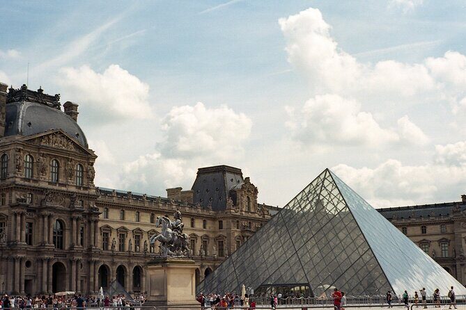 Da Vinci Code Movie Locations Private Tour in Paris - Stop 4: The Louvre clue time, Mona Lisa connections, and story context