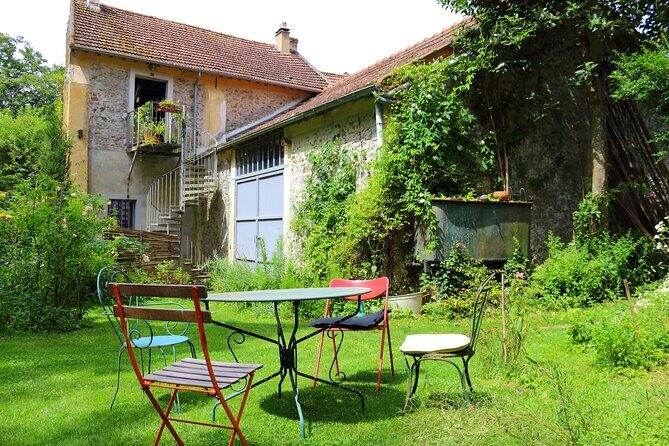 Day Trip from Paris - French Food Experience in a Country House - Atelier time and host stories: where the experience becomes personal