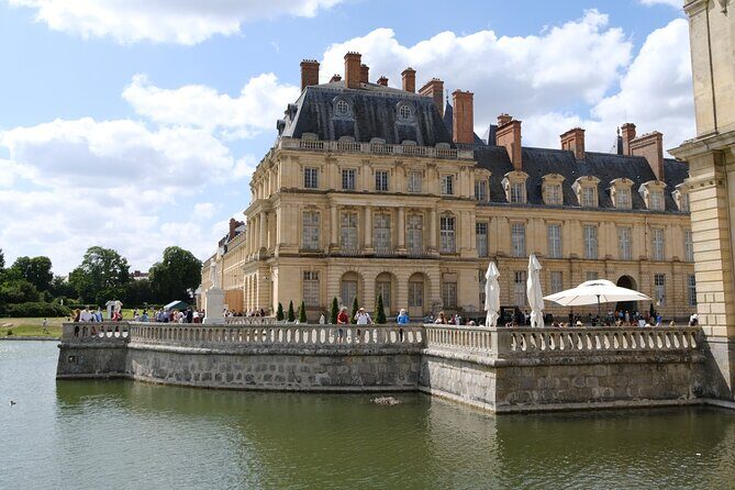 Day Trip to Fontainebleau : Horse Riding, Gastronomy and Castle - Château de Fontainebleau: royal hunting estate, guided and focused