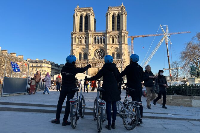 Discover Iconic Paris: Private Bike Tour of the City Center - Seine River cruising and the Musée d’Orsay connection