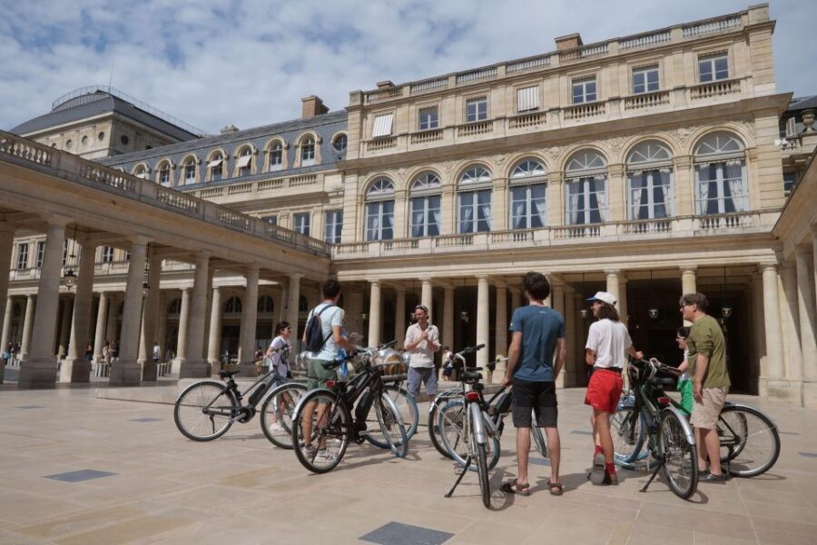Discover Paris by bike - Key highlights you’ll feel right away