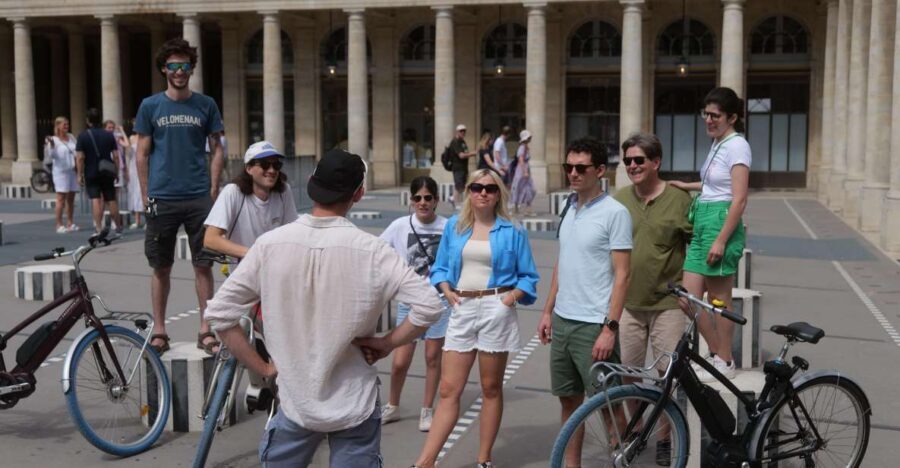 Discover Paris by bike - Le Marais and Centre Pompidou: art streets plus famous silhouettes
