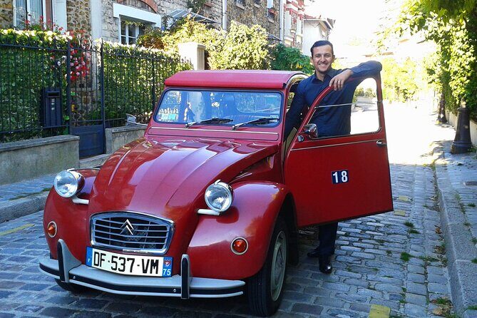 Discover Paris with a Local in his Unique Vintage Car - Eiffel Tower and the photo-stop strategy