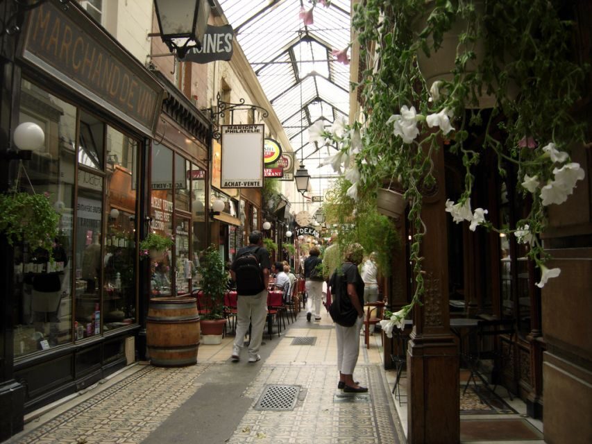 Discover Secret Passages in Paris - Getting to the meeting point near the Louvre