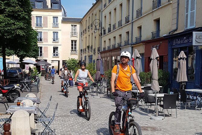 Discover Versailles on electric 2-wheelers (Yes to PRM) - Grand Trianon photo stop and the “escape” story