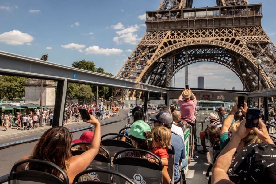 Disneyland Paris: Bus Sightseeing Tour in Paris - Eiffel Tower arrival: the best place to start your Paris walking plan