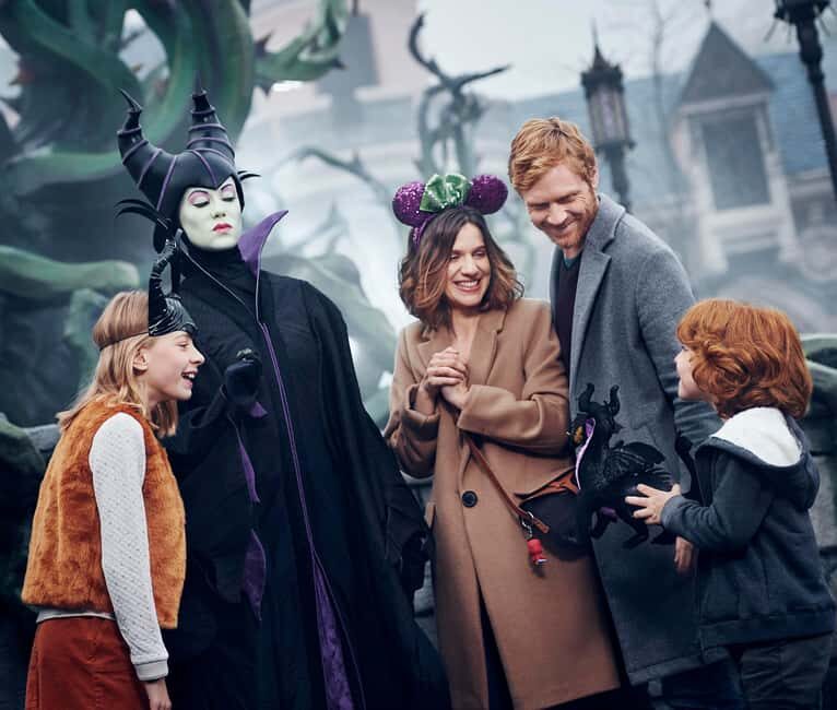 Disneyland® Paris Tickets and Shuttle Transport - Tickets you download: plan for a smooth noon-to-parks flow