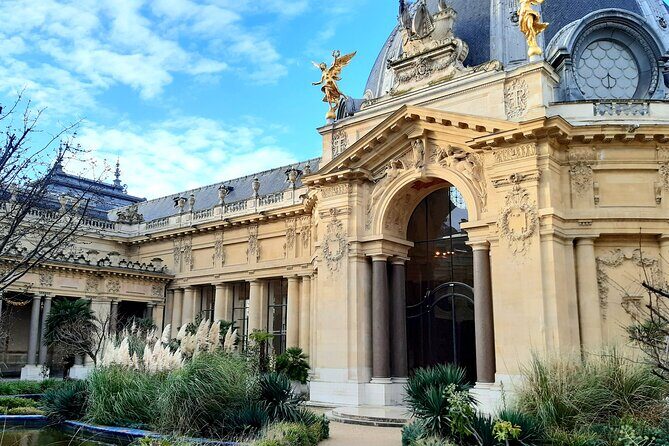 Drawing workshop/creative notebook during a walk from the Invalides to the Petit Palais - Esplanade des Invalides: turn cultural stops into usable sketch ideas