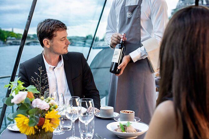 Early evening Dinner Cruise with drinks by Bateaux Parisiens - The Seine route: landmark-by-landmark, and what to look for