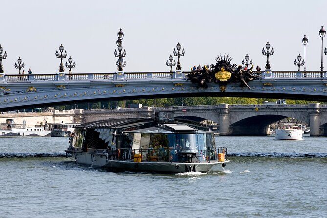 Early evening Dinner Cruise with drinks by Bateaux Parisiens - The food and drinks: what’s included, and what you should expect