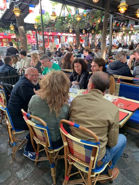 Eat, play & Love - Montmartre Walking Tour- Kids friendly - - The café terrace pause: eating first, seeing second