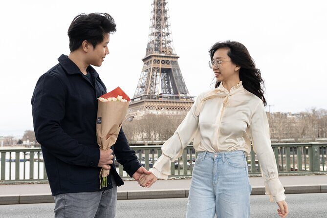 Eiffel and La Seine Photo Shoot - Paris Photographer - Timing, meeting point, and how to avoid the most common photo-shoot headaches