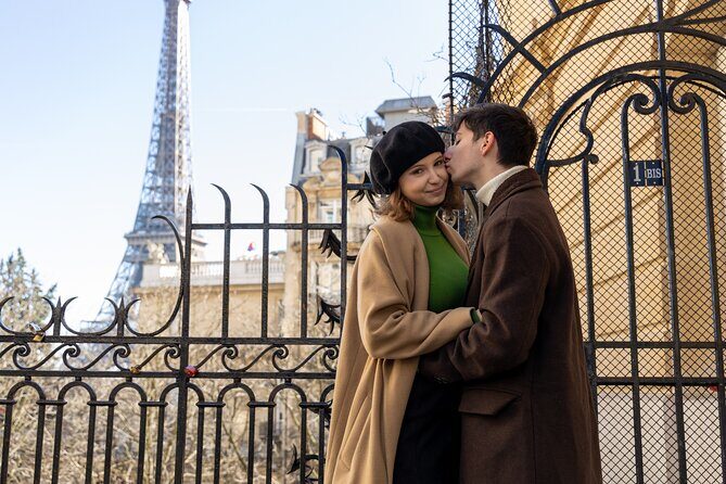 Eiffel and La Seine Photo Shoot - Paris Photographer - Where the shoot happens: Bir Hakeim Bridge, Eiffel angles, and a Seine-side walk