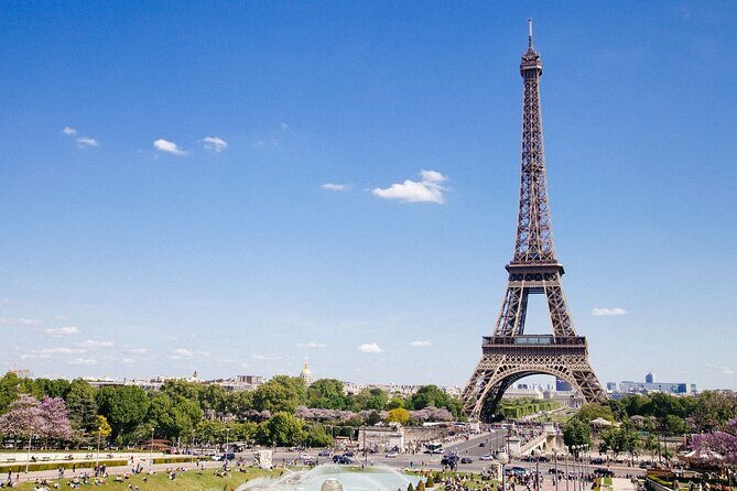 Eiffel Tower Access to the 2nd Floor by Lift with Summit Option - Up to the 2nd floor by lift: the payoff for short time in Paris