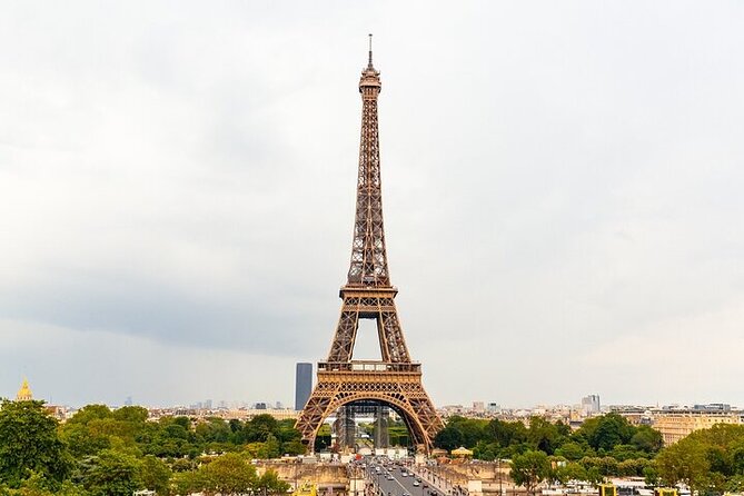 Eiffel Tower Guided Tour by Stairs with Optional Summit by Lift - What you see from the second floor (and how to use the time)