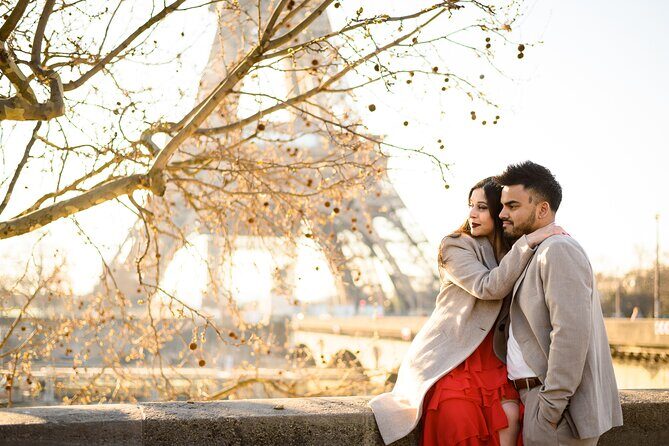 Eiffel Tower Photographer, Professional Photo shoot - Paris - Photographer Styles: Arnel and Victoria as Examples of What to Look For