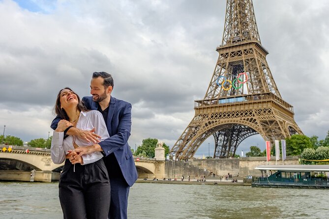 Eiffel Tower Photoshoot - Night shoots vs daylight: making the Eiffel Tower look different
