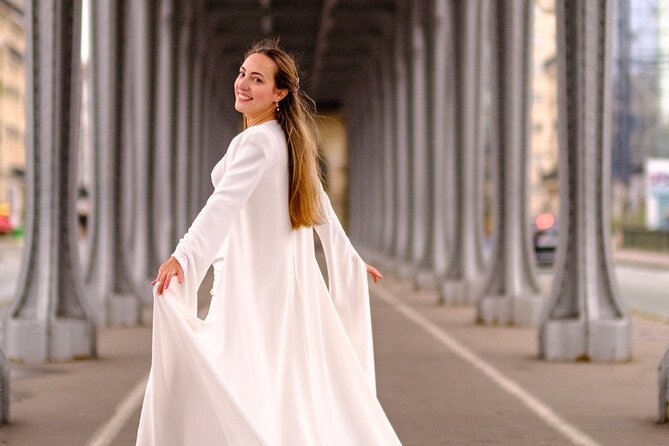 Eiffel Tower Photoshoot - Meeting point at La France Renaissante: keep your timing tight