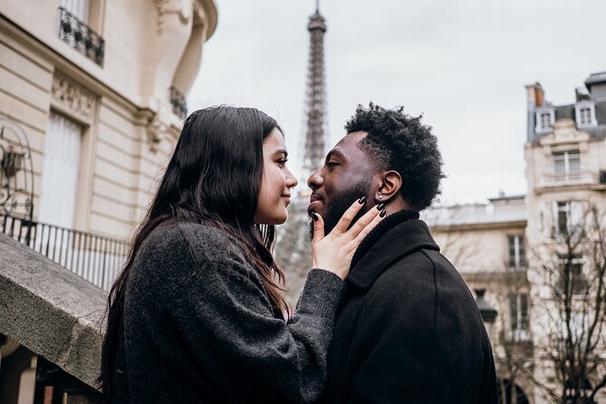 Eiffel Tower Private Photoshoot With a Professional Photographer - Timing in Paris: Why an Hour Is the Smart Move