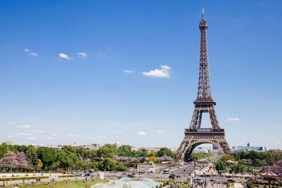 Eiffel Tower Reserved Access with Photoshoot stops - Key things to know before you go