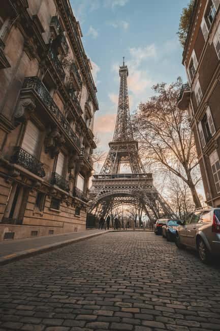 Eiffel Tower Reserved Access with Photoshoot stops - Where this Eiffel Tower tour starts: Rue de la Manutention and a fast Seine warm-up