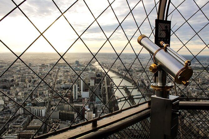 Eiffel Tower Summit Floor Entry & Illuminations Seine Cruise - The Seine at night with Bateaux Parisiens: a 1-hour cruise starting at the Eiffel Tower