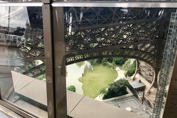 Eiffel Tower Summit Semi-Private Guided Tour - Best for first-time Eiffel Tower visits, and not ideal if you’re cutting it close