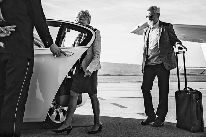 Elite Transfers: Paris, Airport & Disneyland - Inside the car: WiFi, tablet, water, and that smooth-ride feeling
