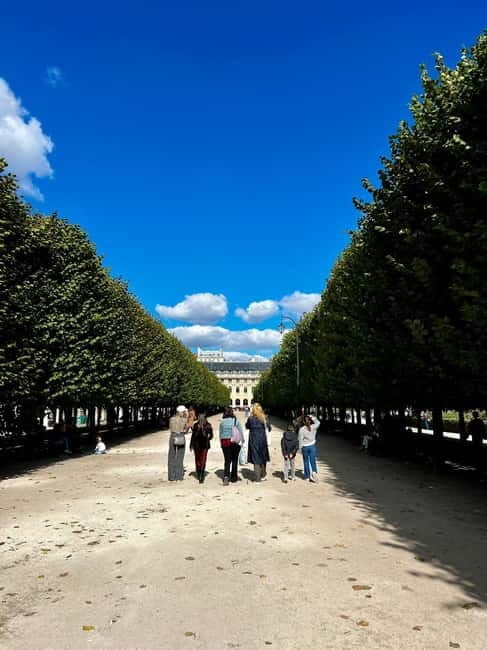 Emily inspired walking tour - Key Points Worth Knowing