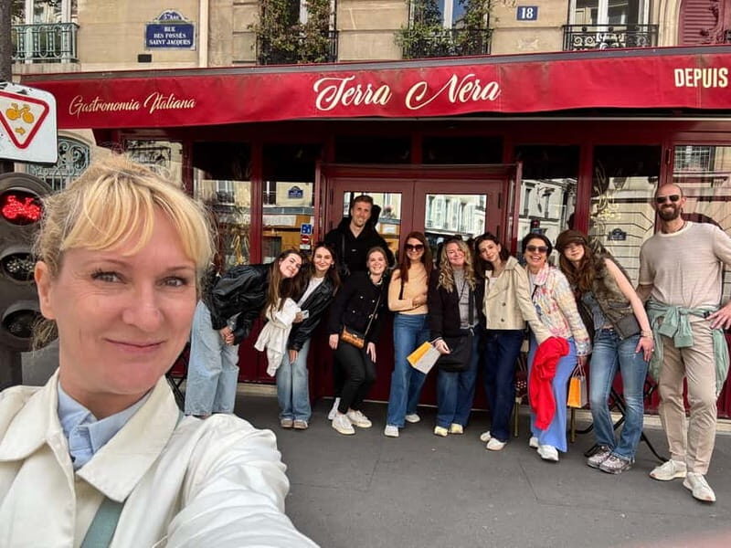 Emily inspired walking tour - Louvre Photos and the Scene-Linked Walking Flow