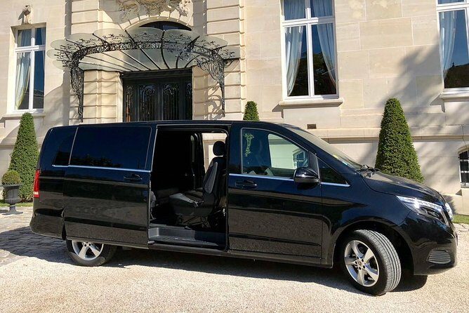 Exclusive Champagne Tour: 1 Famous+1 Boutique House & Restaurant - Epernay and the Second Tasting: The Family-Estate Contrast