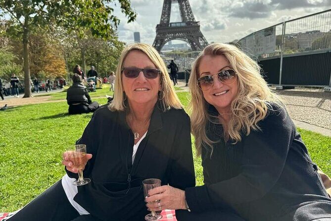 Exclusive Gourmet Picnic Experience at the Eiffel Tower - Your Menu Choices: Starters, Mains, and the Paris Comfort Food Lineup