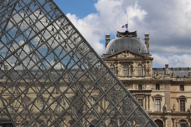 Exclusive Semi-Private Louvre Tour with Mona Lisa, Max 6 People - Hearing the Guide in a Crowded Museum: What to Expect
