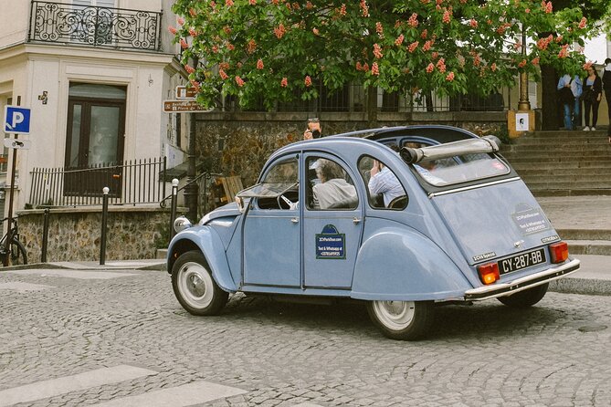 Exclusive Walking Tour In Montmartre With Local Guide - Meeting at Blanche and setting the Montmartre mood