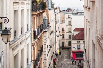 Exclusive Walking Tour In Montmartre With Local Guide - Café des Deux Moulins and the Amélie filming connection