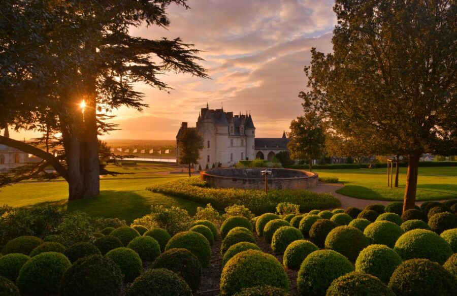 Exclusive Wine Day Trip Loire Valley from Paris - Chambord: walking the royal showpiece (and then seeing it again)