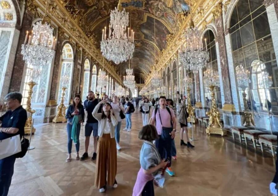 Excursion from Paris to Versailles Palace by Tootbus - The coach ride: easy in, easy out