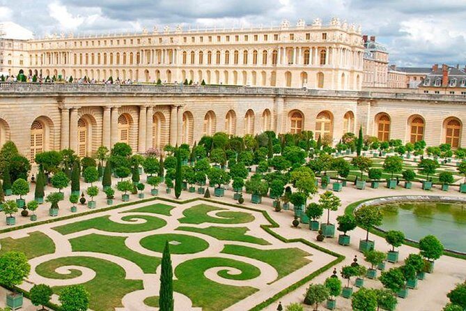 Excursion to Versailles by train with entrance to the Palace and Gardens - Palace of Versailles time: Hall of Mirrors and the self-paced museum flow