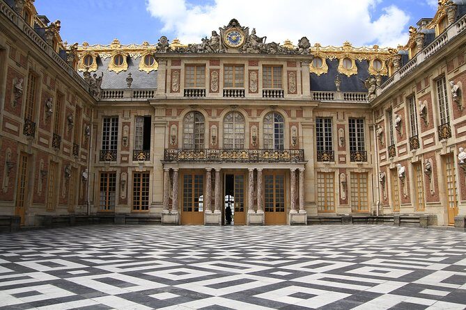 Excursion to Versailles by train with entrance to the Palace and Gardens - Price and value: what your $73.52 really covers