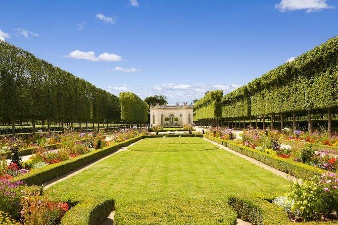 Excursion to Versailles by train with entrance to the Palace and Gardens - Meeting point to palace exit: how your day ends