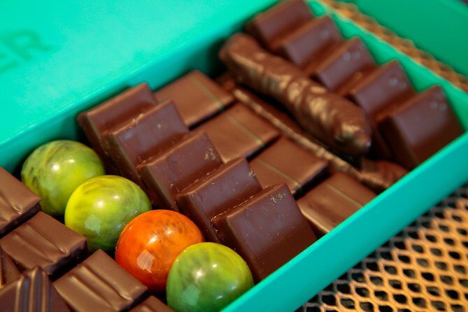Expert-Led Sweet Secrets of Paris Pastry & Chocolate Marathon - Getting oriented: start near Hotel Lutetia and learn the neighborhood fast