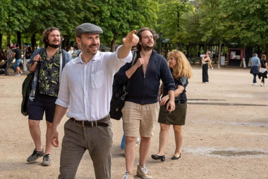 Explore Hemingway’s Paris with an Actor-Guide - Group size, interaction style, and your role on the tour