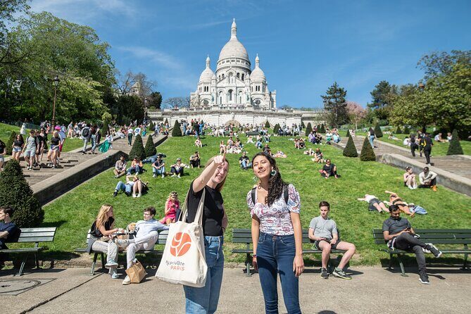 Explore Montmartre like a local - Private walking tour - Painters’ market art in action: seeing the craft culture