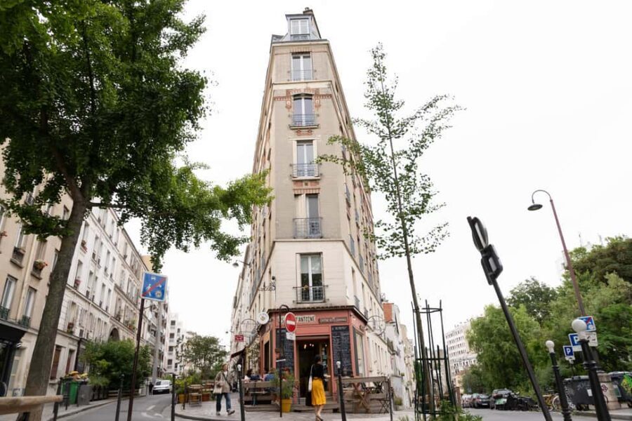 Exploring Belleville: Parisian Culture&Creativity in Motion - Starting at Pyrénées Metro (Line 11) and Getting Oriented Fast
