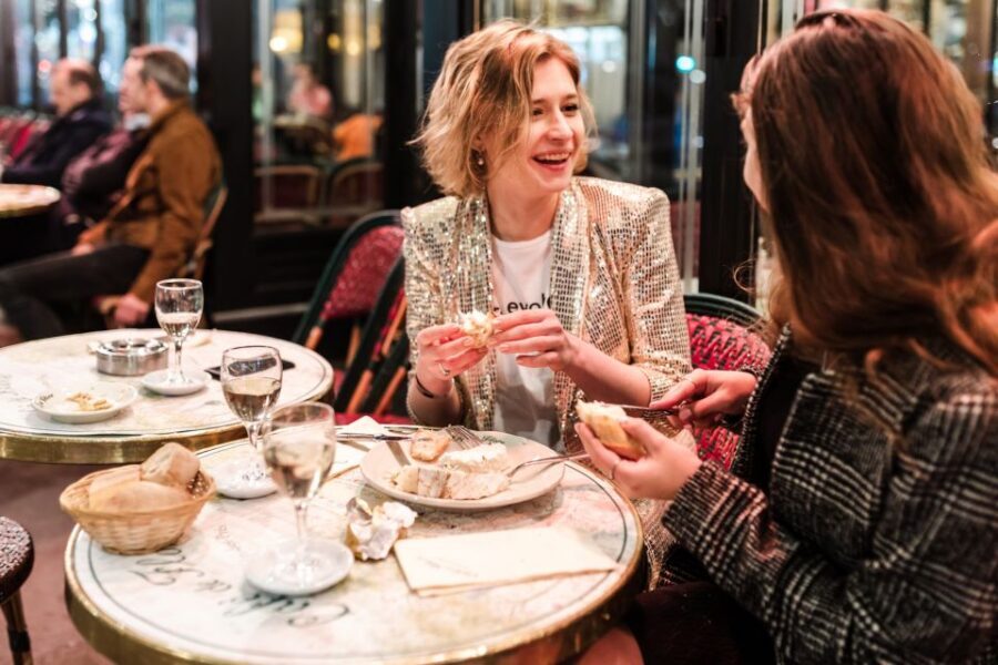 Exploring Paris with a Local: Montmartre to La Seine - Arc de Triomphe and the Old Jewish Quarter: context you can walk through