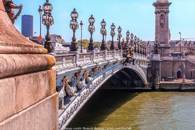 Fall In Love With Paris: Private Half-Day Highlights Tour - A four-hour Paris walk that ends with Eiffel Tower views